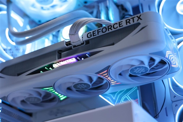 新星曜 放肆AI|影驰GeForce RTX 5090 D 星曜LUNA OC显卡评测