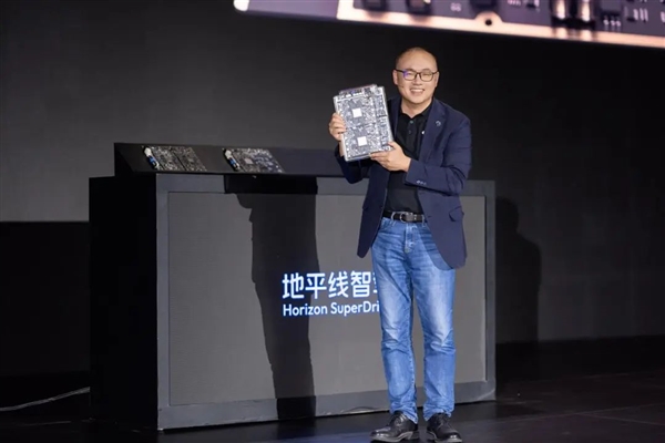 15万级车可标配！地平线发布国产智驾芯片征程6P：560TOPS算力，国产智驾芯片征程6P发布，算力高达560TOPS，成为15万级车型标配之选，国产智驾芯片征程6P发布，算力强大，成为15万级车型标配之选